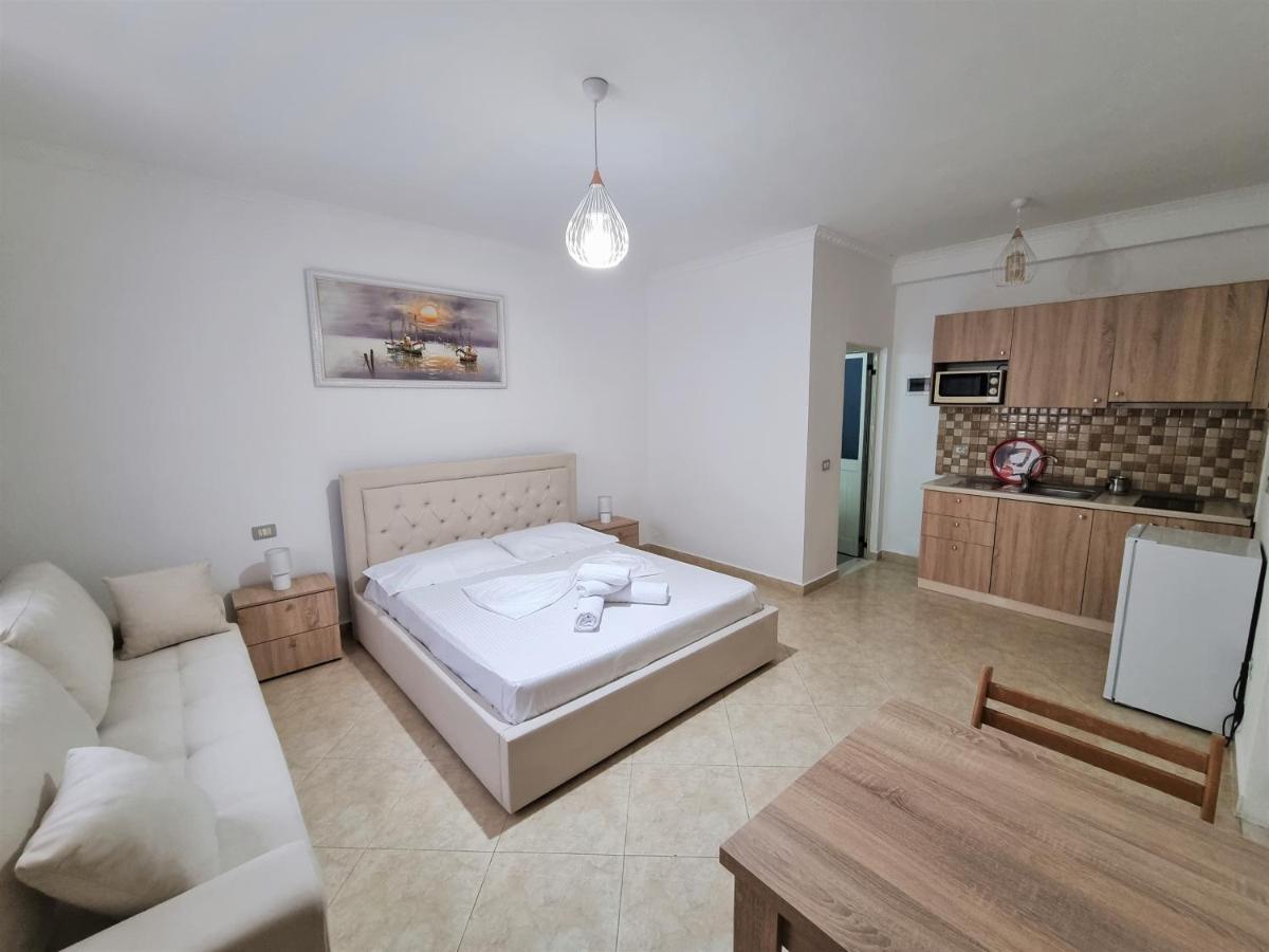 My Holiday House Hotel Durrës Kültér fotó